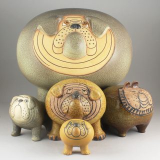 Lisa Larson's bulldogs