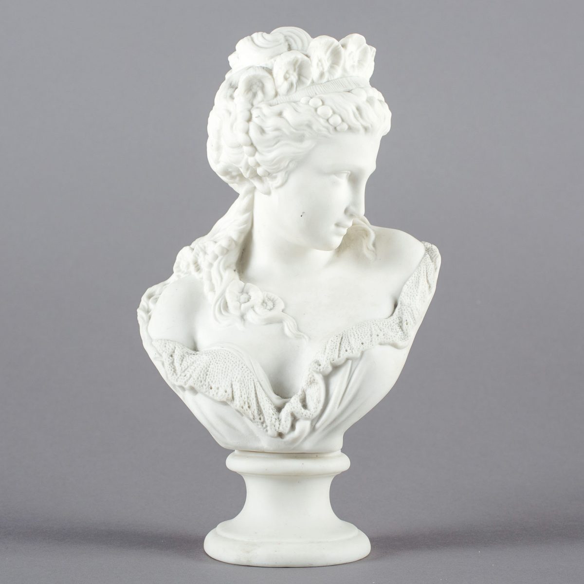 Parian sculpture "Skonheten" (The Beauty). 1889-1899. Height 23 cm / 9.1 inches.